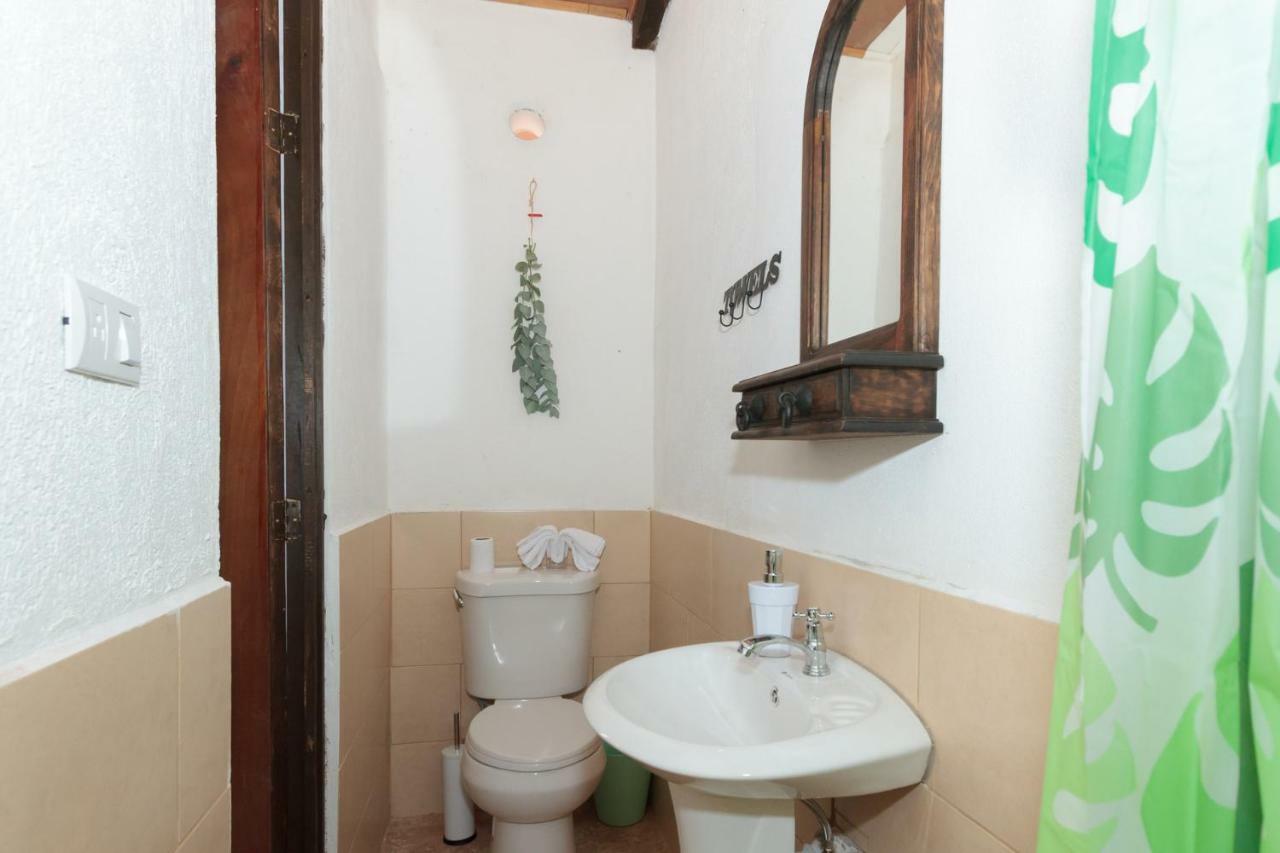 Tamarindo Guest House, Near Arco Santa Catarina Antigua Extérieur photo