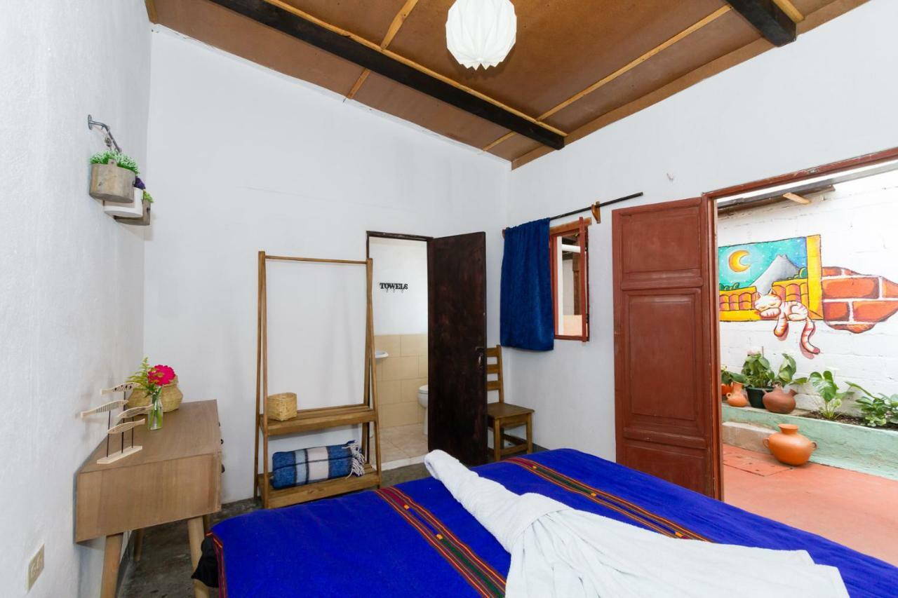 Tamarindo Guest House, Near Arco Santa Catarina Antigua Extérieur photo